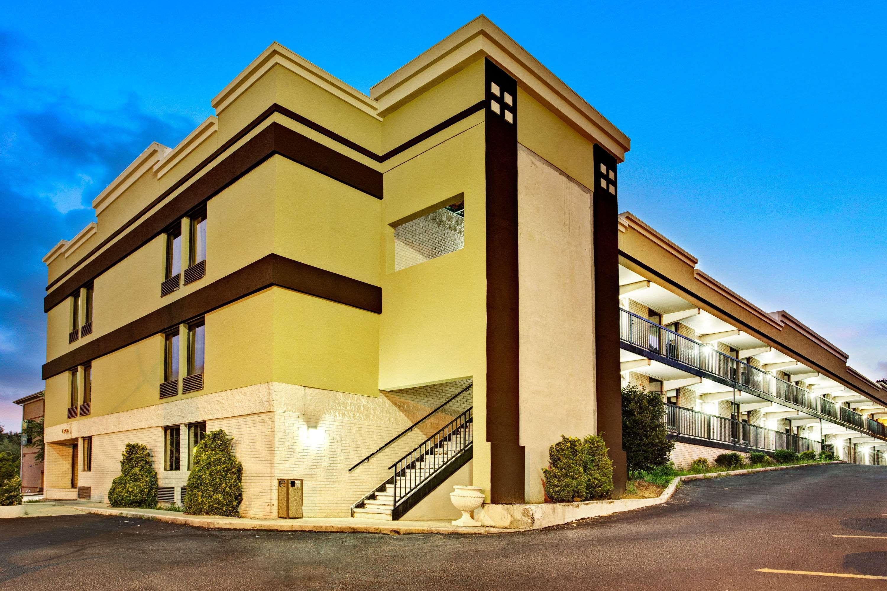 Motel Super 8 Downtown Raleigh Esterno foto