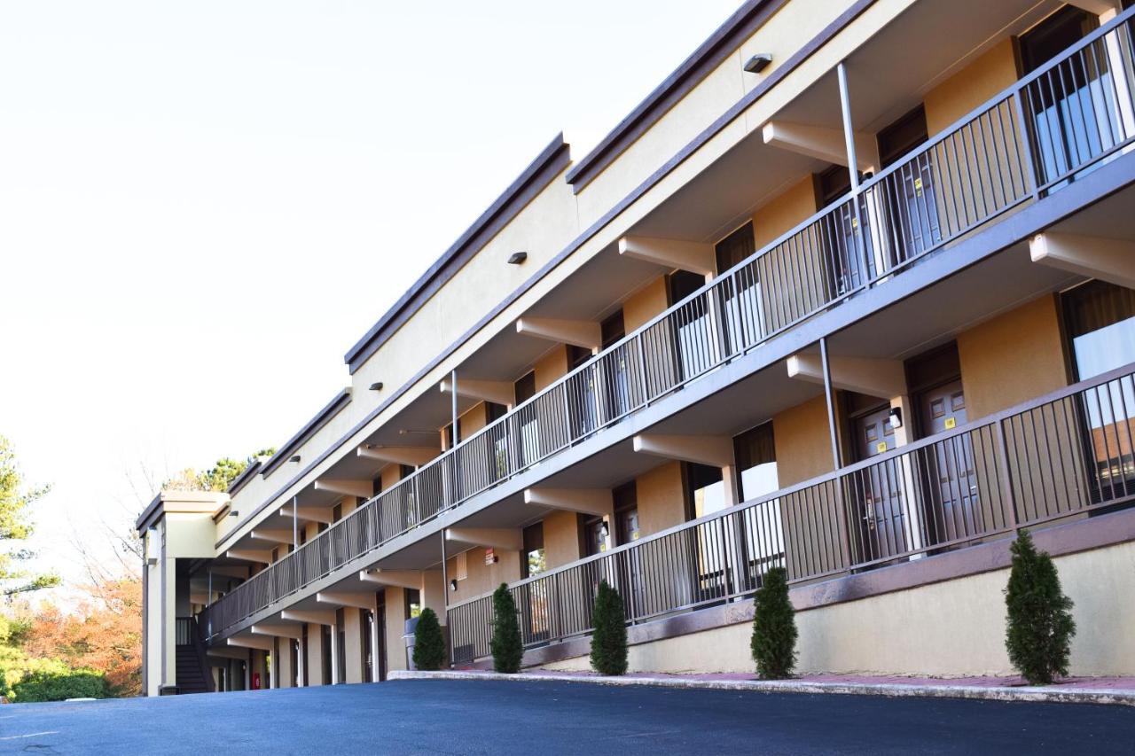 Motel Super 8 Downtown Raleigh Esterno foto